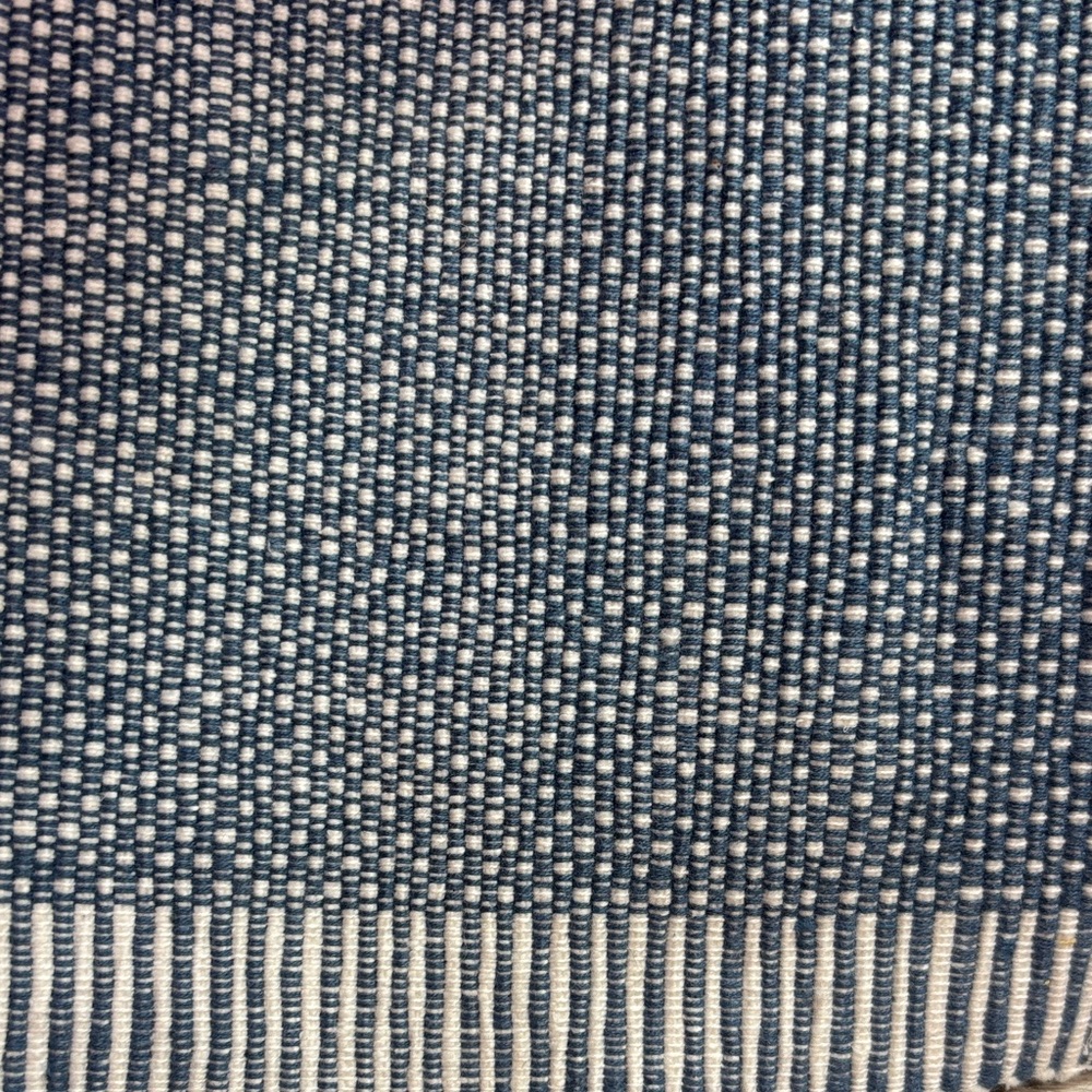 Elegant Blue and White Place Mats: Set of 4 - Picture 2 of 6